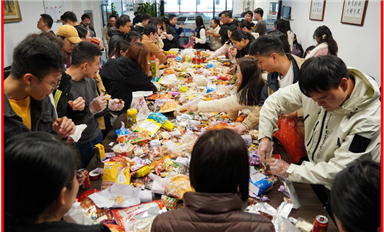 薩科微金航標舉辦“家鄉美食節”，同事們嘗遍五湖四海美味